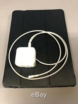 Apple iPad 5TH GEN (MP1M2LL/A) 9.7 32GB Wifi / Cellular