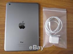 Apple iPad Mini 1st Gen 16GB Wi-Fi 7.9in Black Gray Silver Grade A (R)