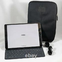 Apple iPad Pro 10.5 with Smart Keyboard, Case, Charger 2017 Wifi 64GB Space Gray