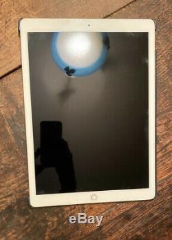 Apple iPad Pro 12.9-inch 2nd Generation 512GB with Smart Keyboard & Vaja Grip